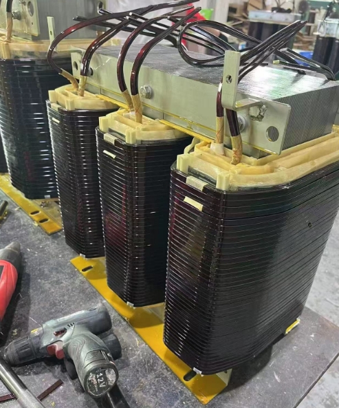 三相干式变压器产品介绍.png